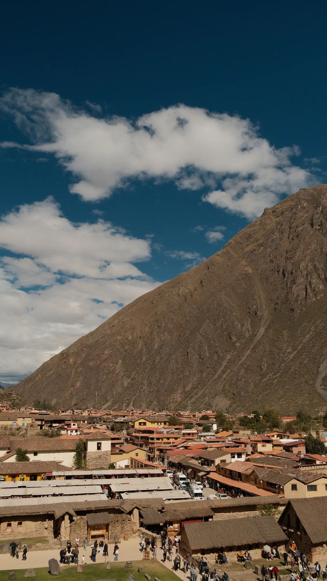Afternoon light over farmland in the Sacred Valley, on the way to Ollantaytambo.